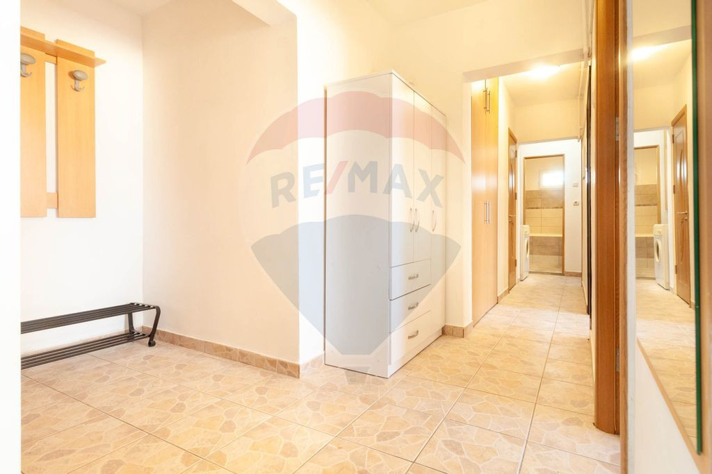 Apartament 3 camere piata Progresul