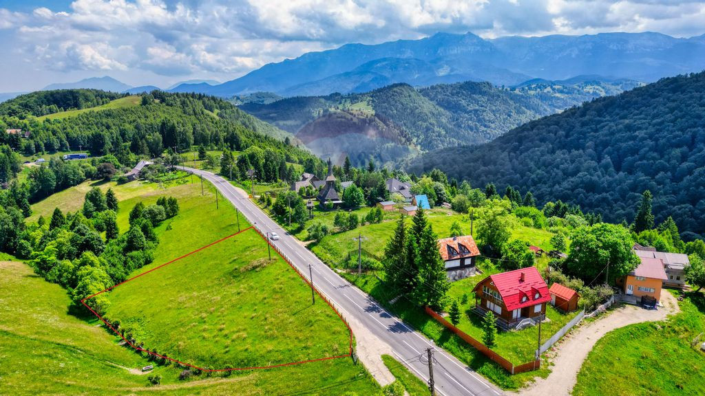 Vânzare teren Fundata - priveliște panoramică- 0% comi...