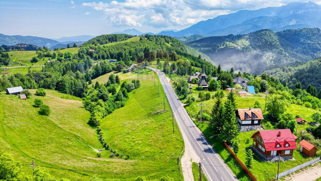 Vânzare teren Fundata - priveliște panoramică- 0% comi...