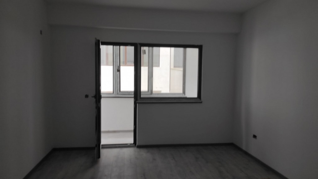 APARTAMENT 2 CAMERE, DECOMANDAT, BLOC NOU