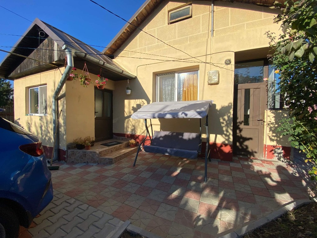 Casa in Stefanesti - Zavoi, teren 3404 mp