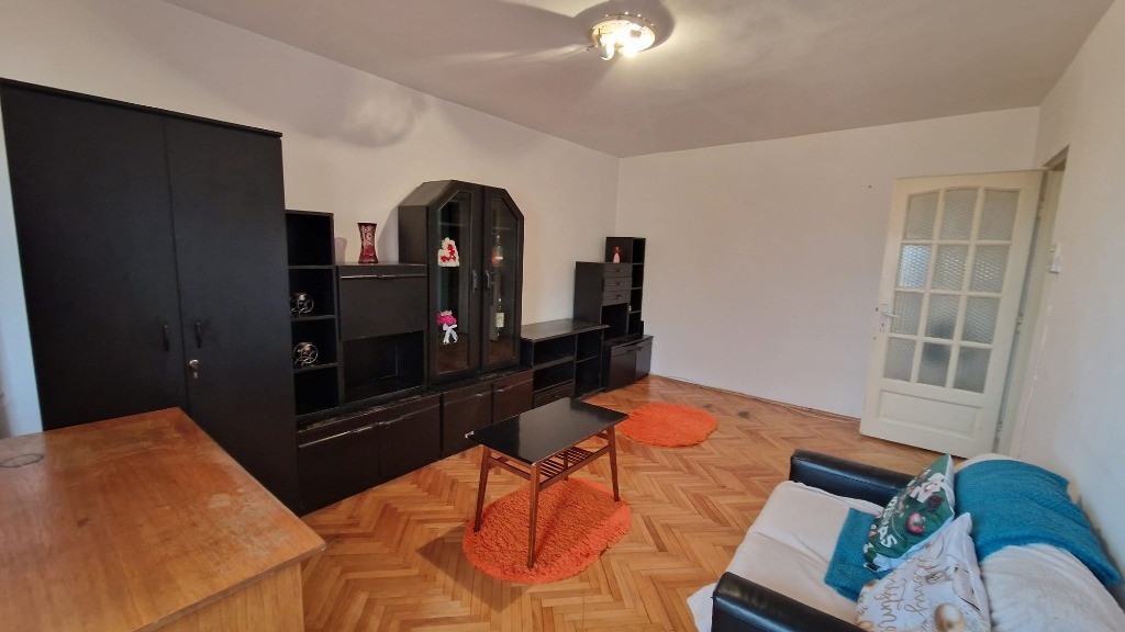 Apartament 2 camere decomandat cu balcon zona Ultracentral