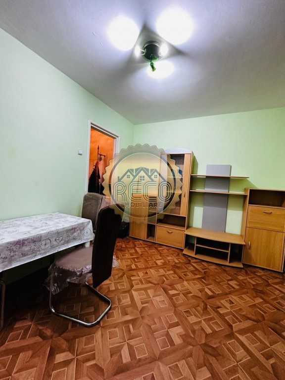 Apartament 2 camere, mobilat, zona Rogerius, etaj 3