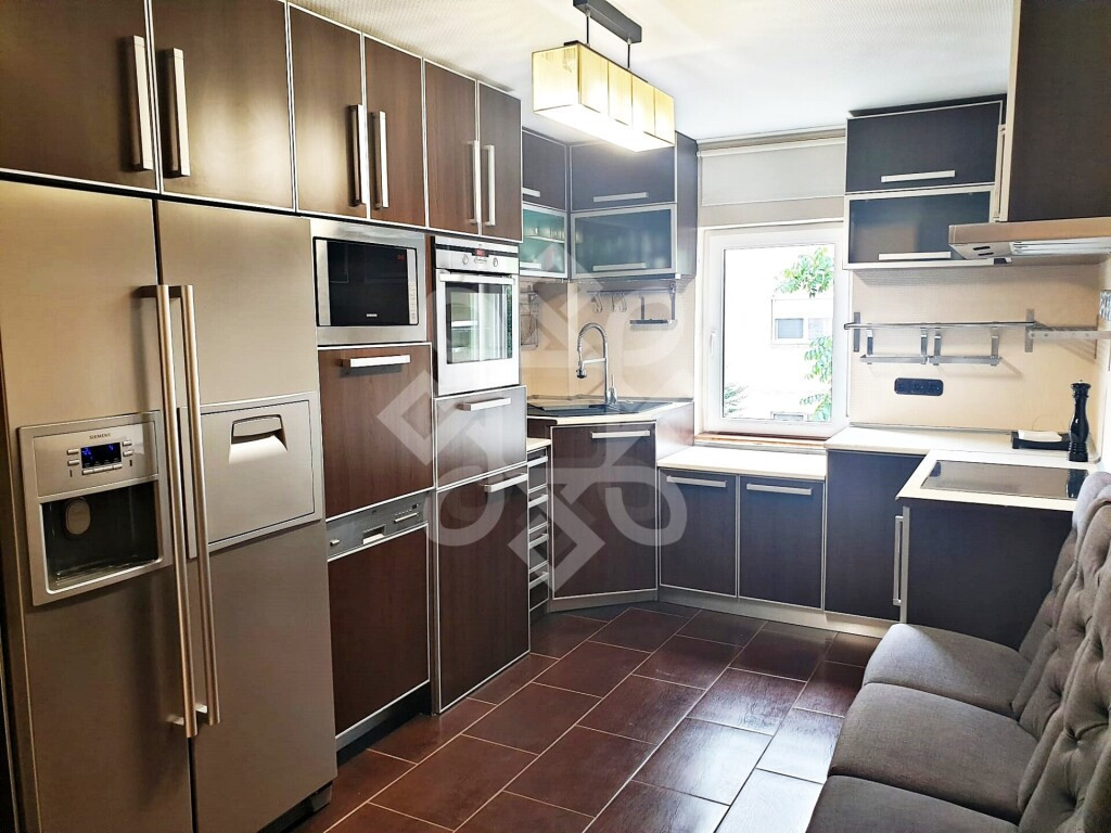 Apartament 4 camere de zona Rogerius Oradea