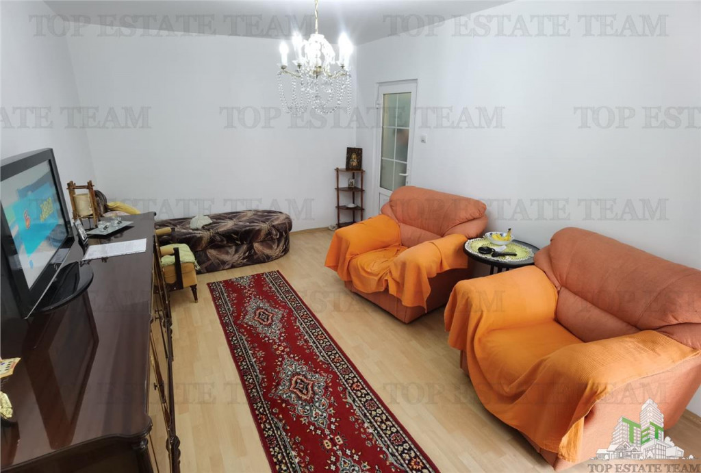 Apartament cu 3 camere de in zona Tineretului