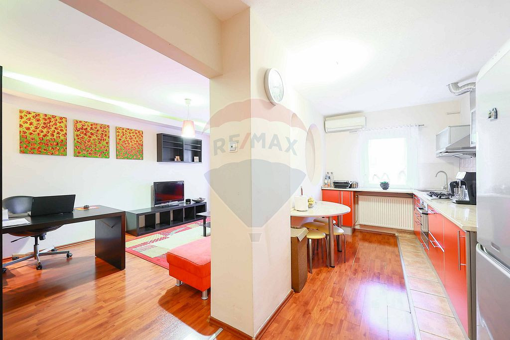 De vânzare apartament cu 3 camere Nufarul, în Zona Lotus