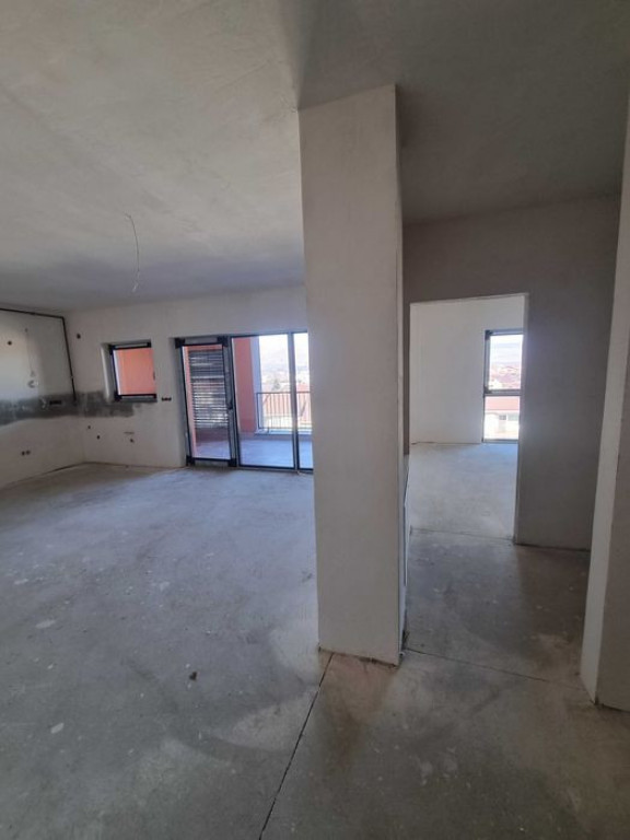 Apartament de 3 camere, semifinisat, 75 mp, garaj, Subcetate