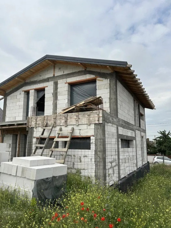 CASA IN CONSTRUCTIE MALCOCI An”2023