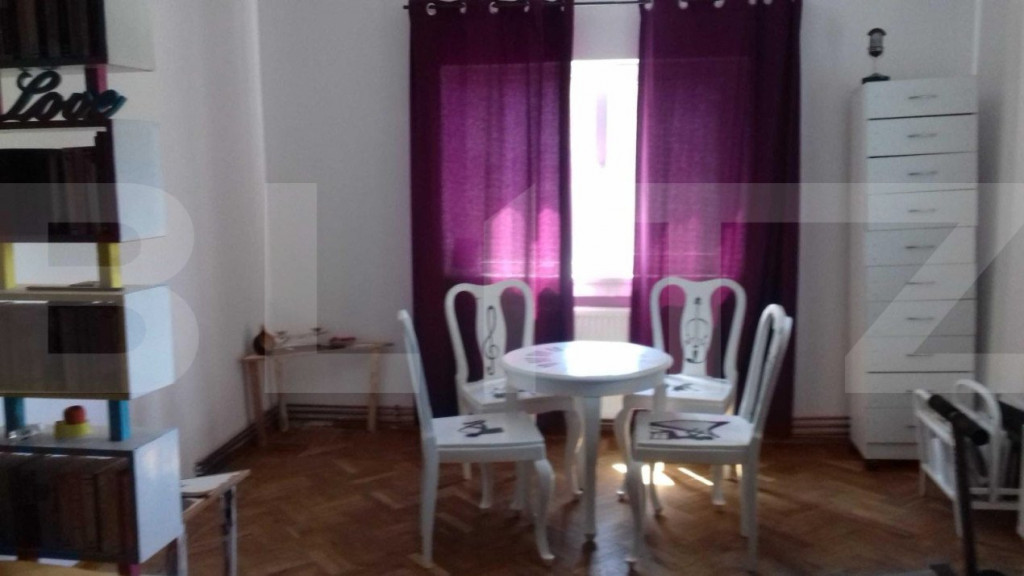 Apartament de 4 camere, 77 mp, 2 bai, zona Unirii