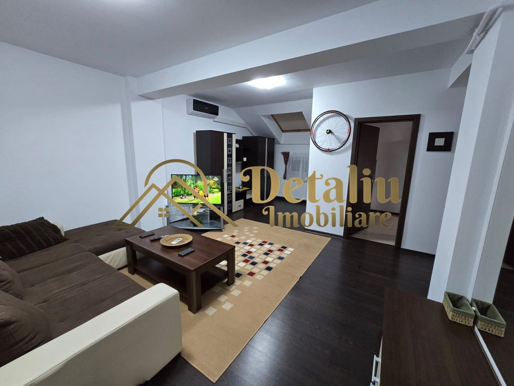 Apartament cu 2 camere, zona Tolstoi