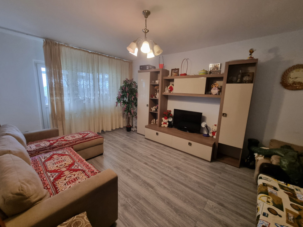 Apartament 2 camere, Decomandat 50mp, bloc după 1980