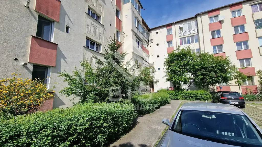 Apartament 3 camere / etaj 1 / Zonă Registrul Comerțului