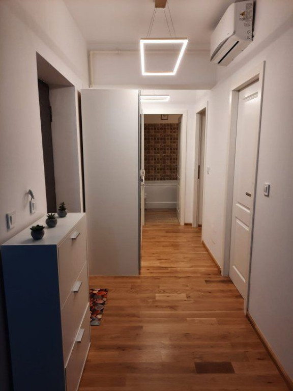 Apartament 2 Camere Regie Mobilat Utilat Metrou 3 minute