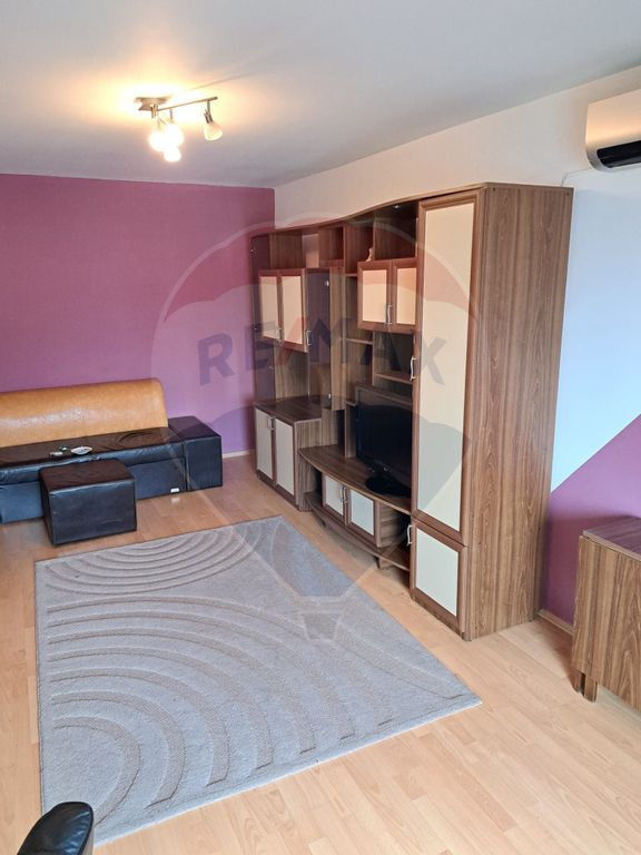 Închiriez apartament 2 cam, str Toamnei