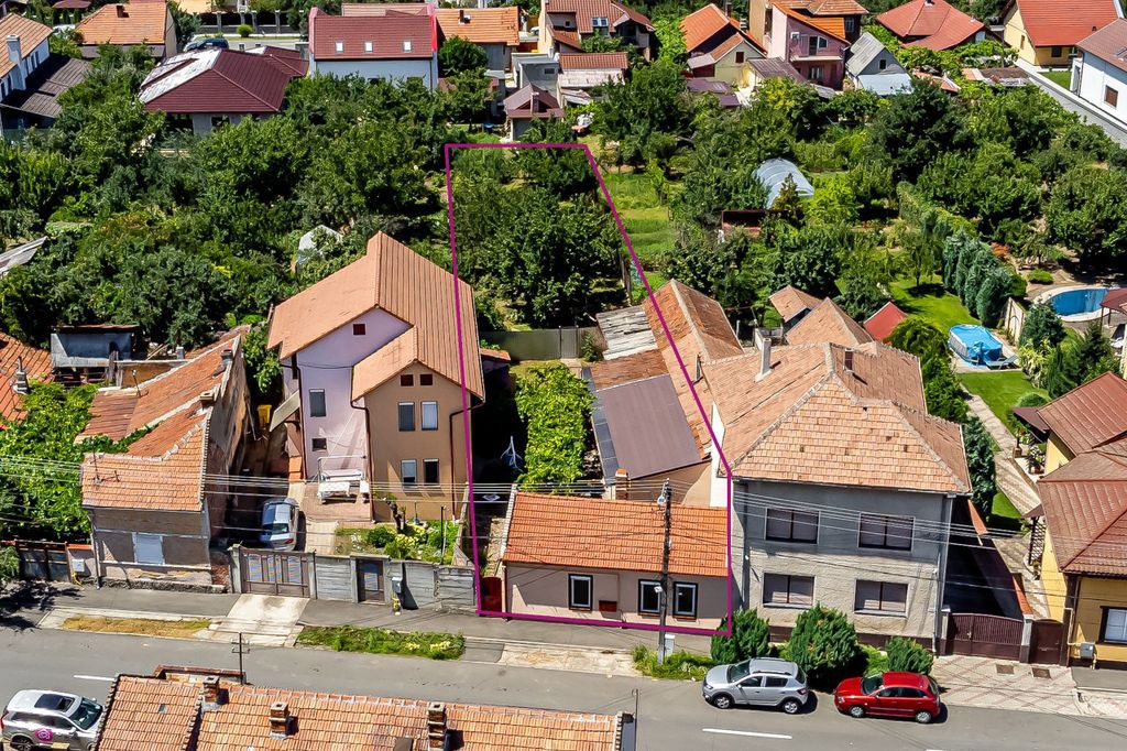 Vandut Casa cu teren generos la pret de apartament in Gra...