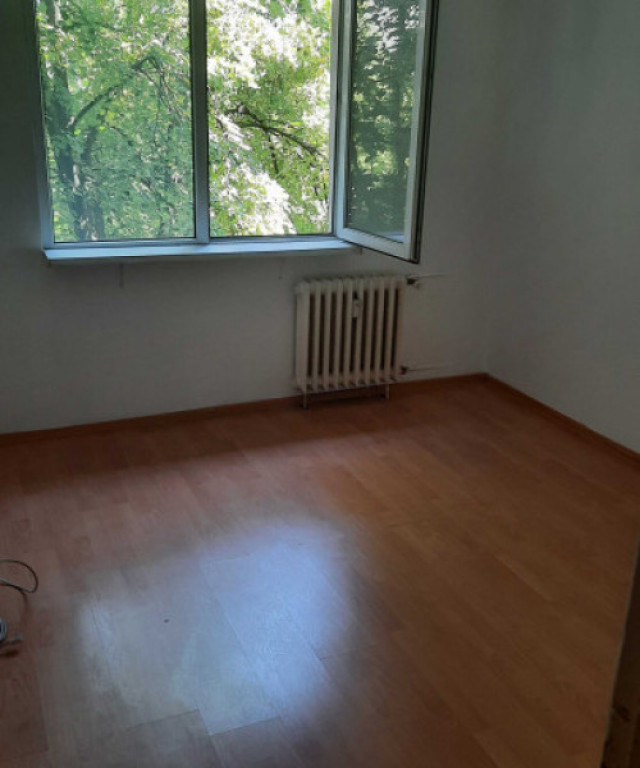 Apartament 3 camere DE RENOVAT 3 minute metrou NICOLAE GRIGO