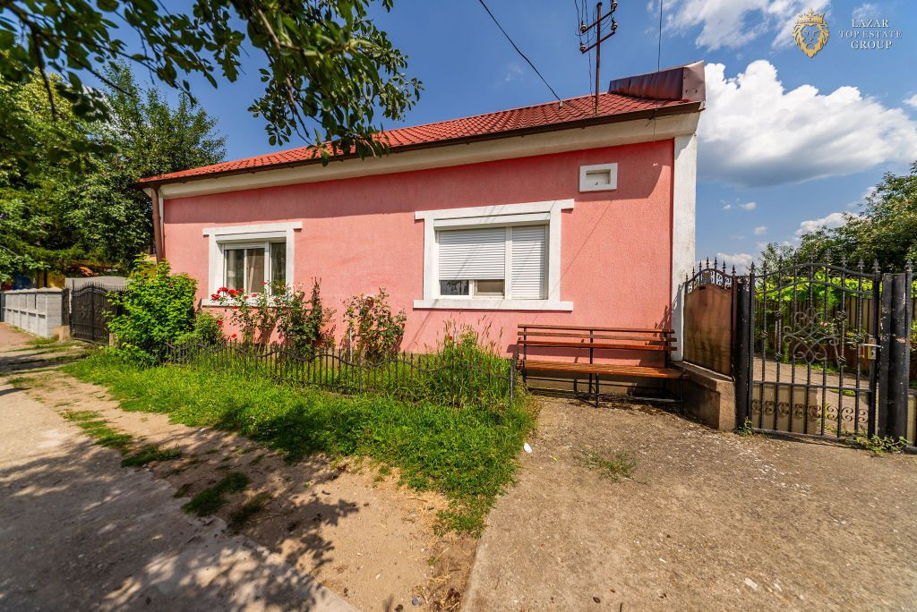 Casa 4 camere si teren de 3400Mp in Tarnova