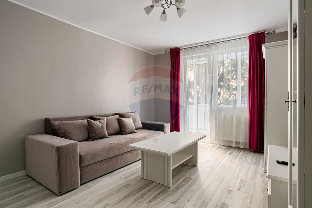 Apartament 3 camere, zona Traian-Boul Rosu, Prima Inchiriere