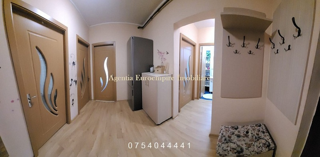 Apartament de vanzare in Constanta, Far - 4 camere, 774 mp