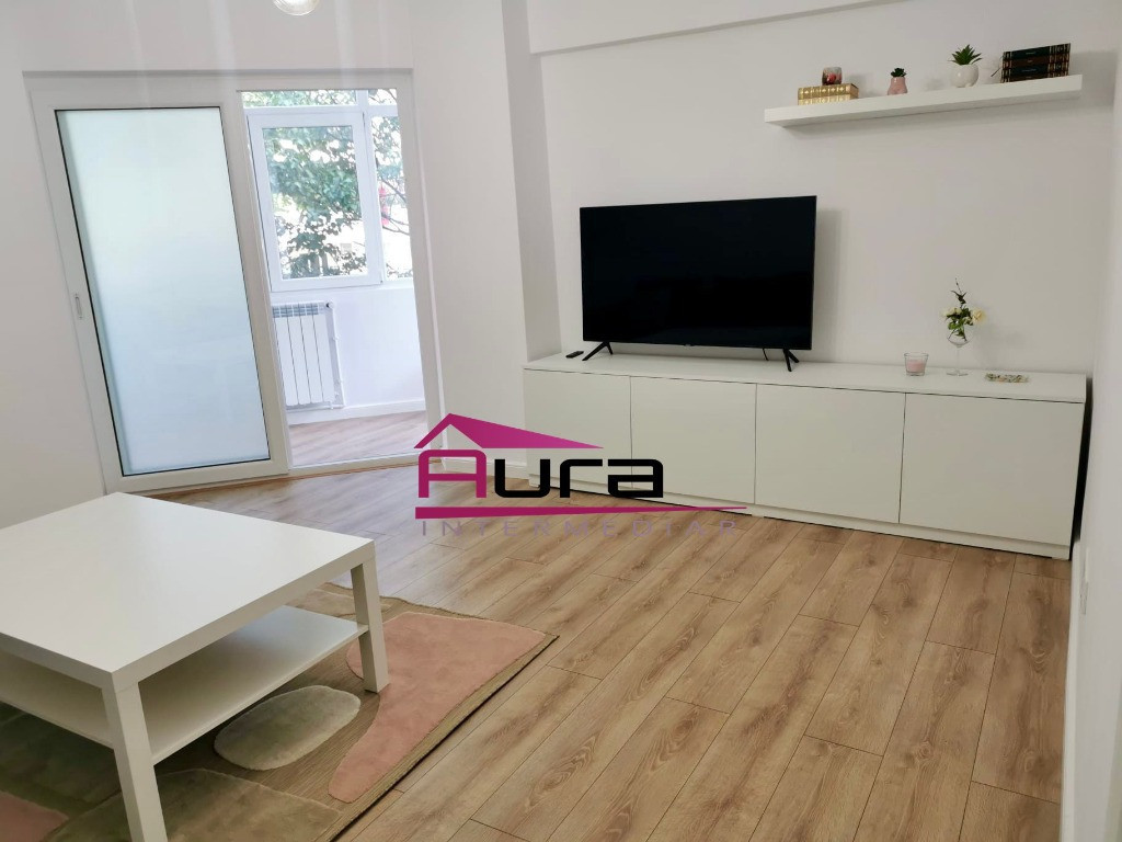 Inchiriez apartament 2 camere zona Victoriei