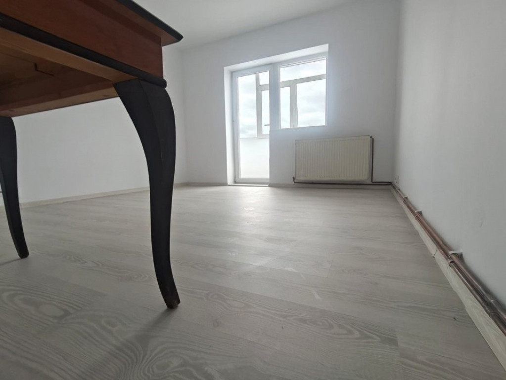 Apartament 2 camere decomandat RENOVAT complet dressing 2 bo