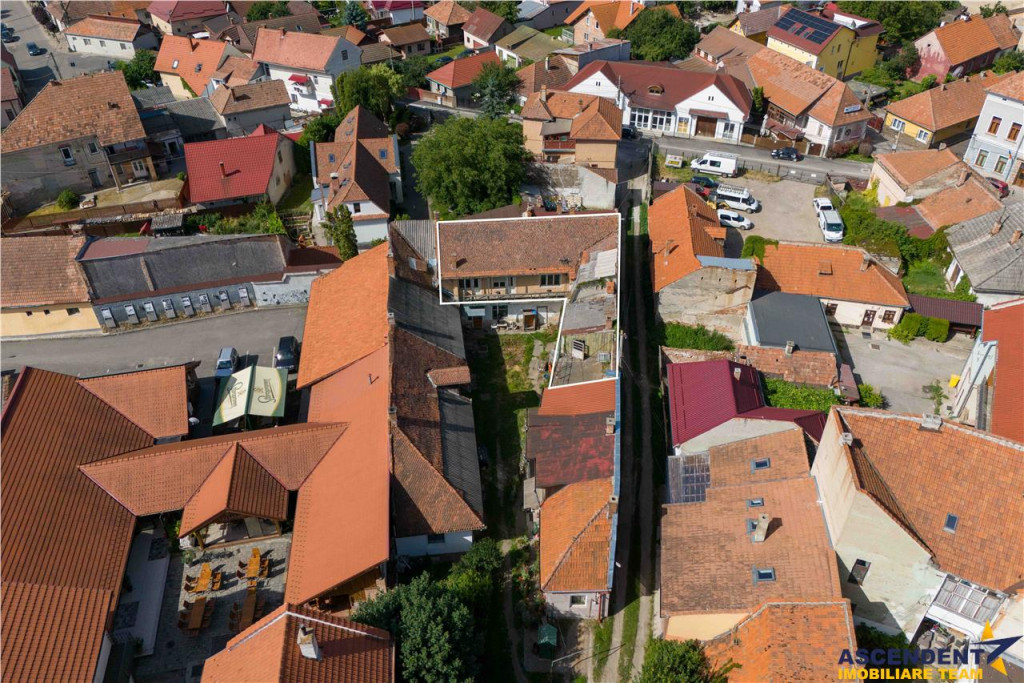 Casa in inima orasului Targu Secuiesc, deschidere oportunita