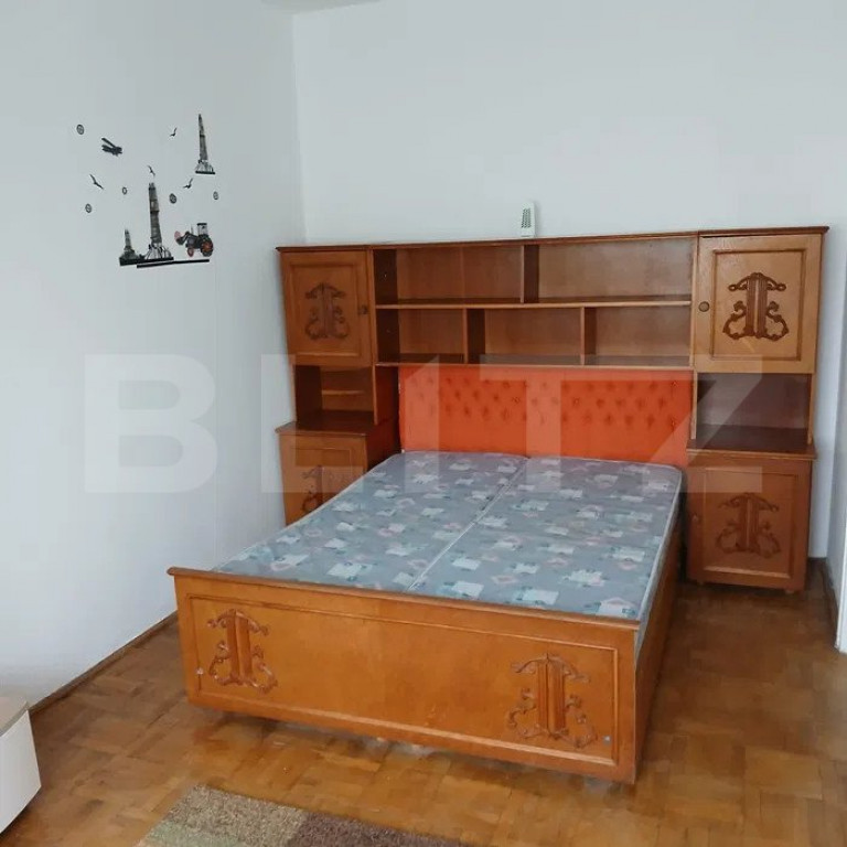 INCHIRIERE APARTAMENT 2 CAMERE LANGA PIATA CENTRALA, ETAJ 4