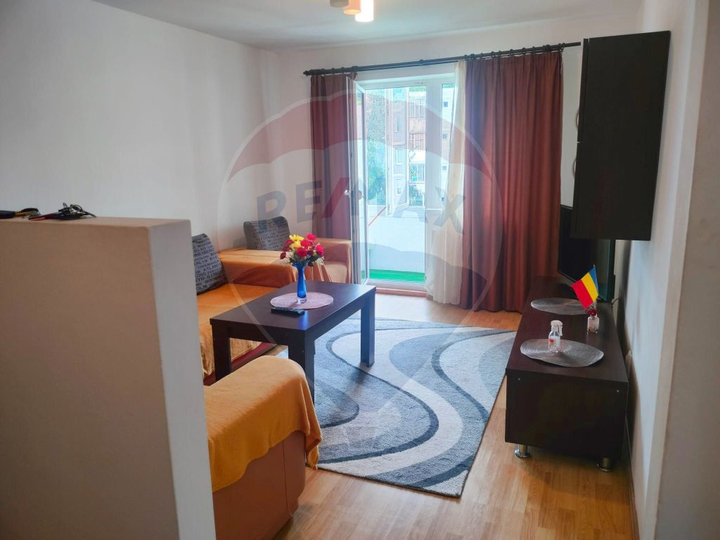 Apartament cu 3 camere de închiriat în Gura Campului