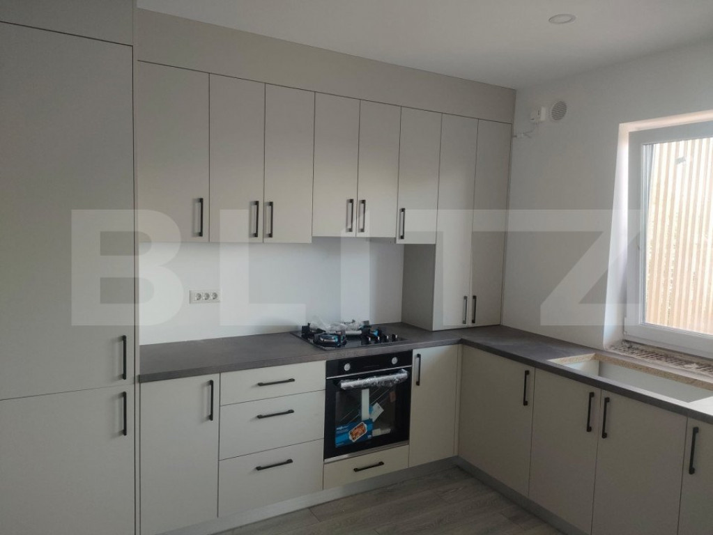 Apartament 3 camere, etaj intermediar, Radauti