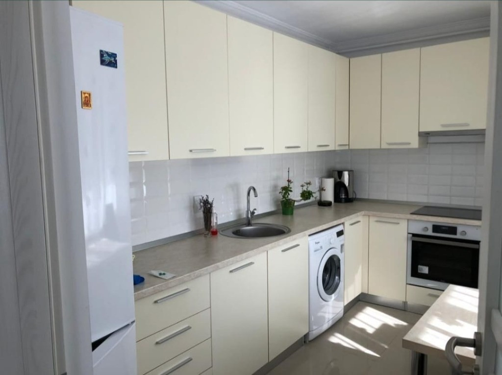 Apartament 2 camere 59 mp, et.1, 2 parcari, 50 m de zona VIVO