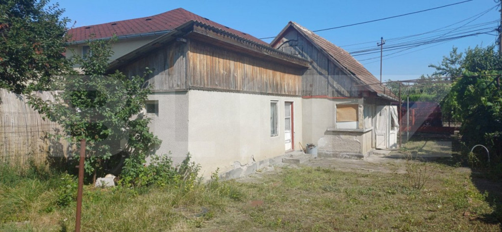 Casa renovabila cu teren generos de vanzare in Turda ! Comis