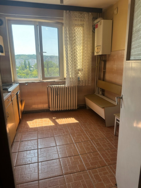 Apartament 3 camere GARA - Billa -DECOMANDAT - Bloc cu Lift