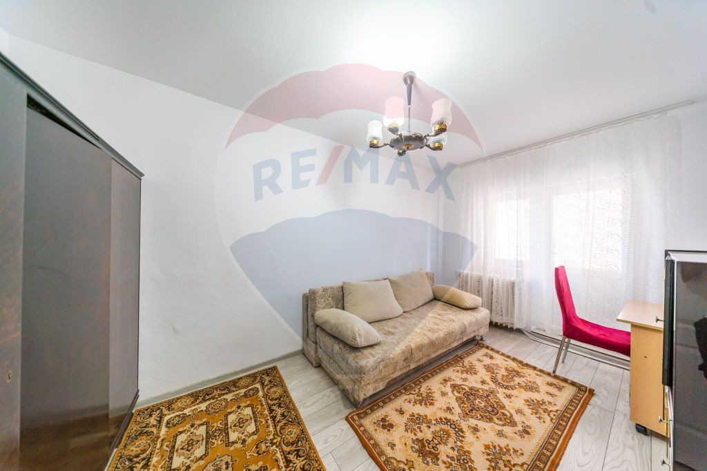 Apartament cu 4 camere de închiriat în zona Podgoria