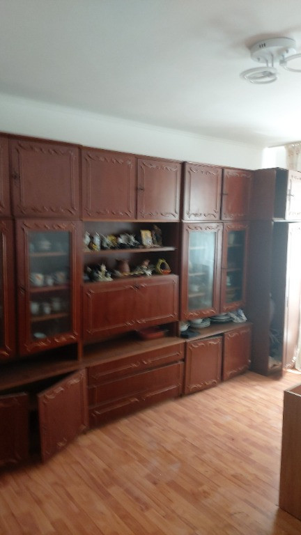 Zamca-Apartament cu 2 camere,et.1mobilat,pret 200Euro