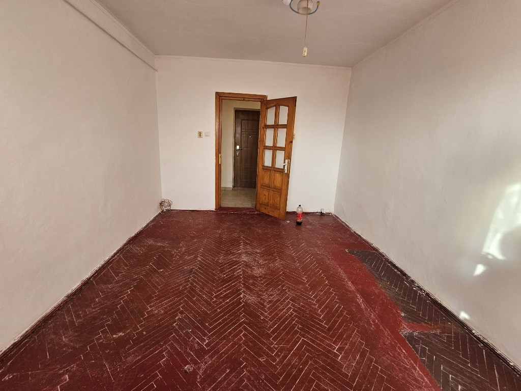 18000 EURO !! NEGOCIABIL Garsoniera 20mp -etajul 2 din 2 Calea Ferata