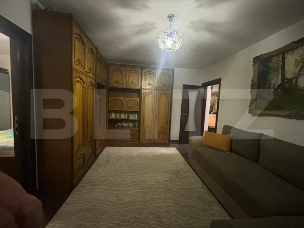 Apartament 4 camere, 85 mp, decomandat, zona Centrala