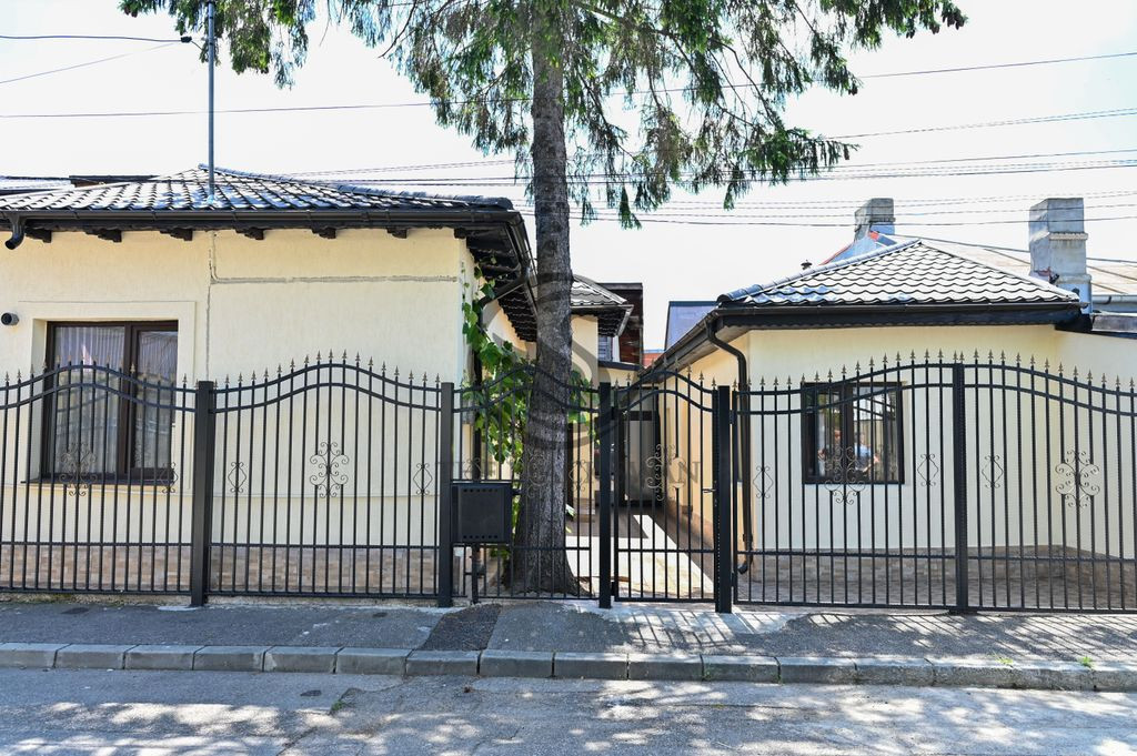 Casa/ Cladire Birouri de vanzare | 5 camere | Ploiesti | ...