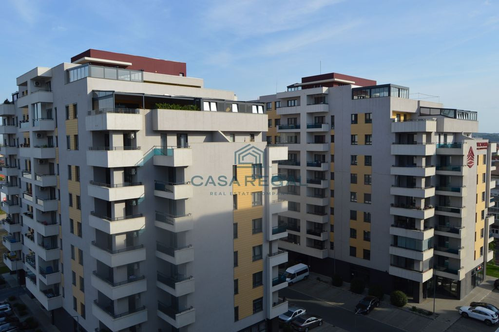 CASA REGAL - De vânzare apartament cu 3 camere în Ansam...