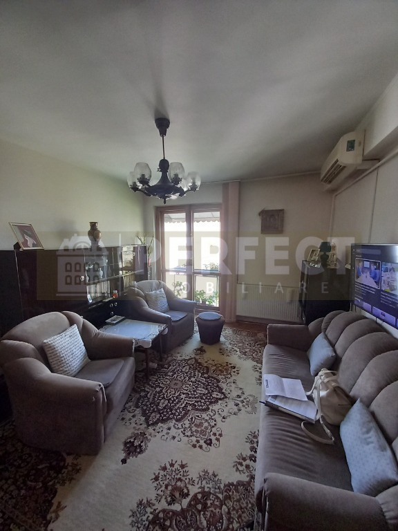 Apartament 3 camere, et 4/4 Ultracentral - 54000 euro