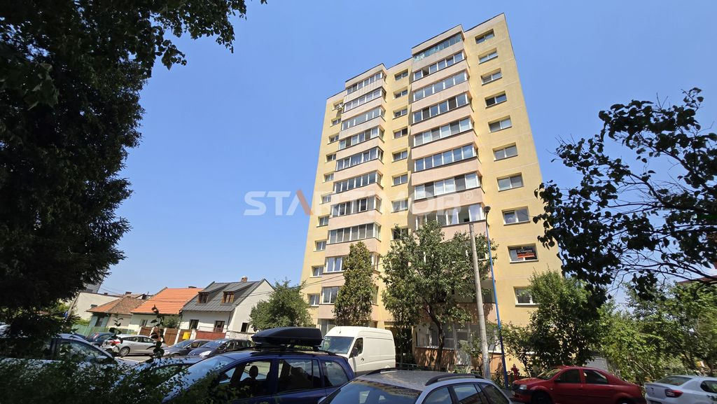 Apartament 3 camere cu boxa zona Grivitei