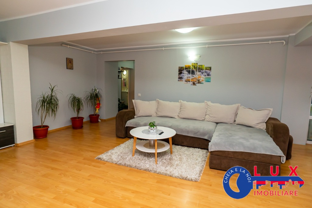 ID 3559 Apartament cu 3 camere - 100 mp - DE VANZARE