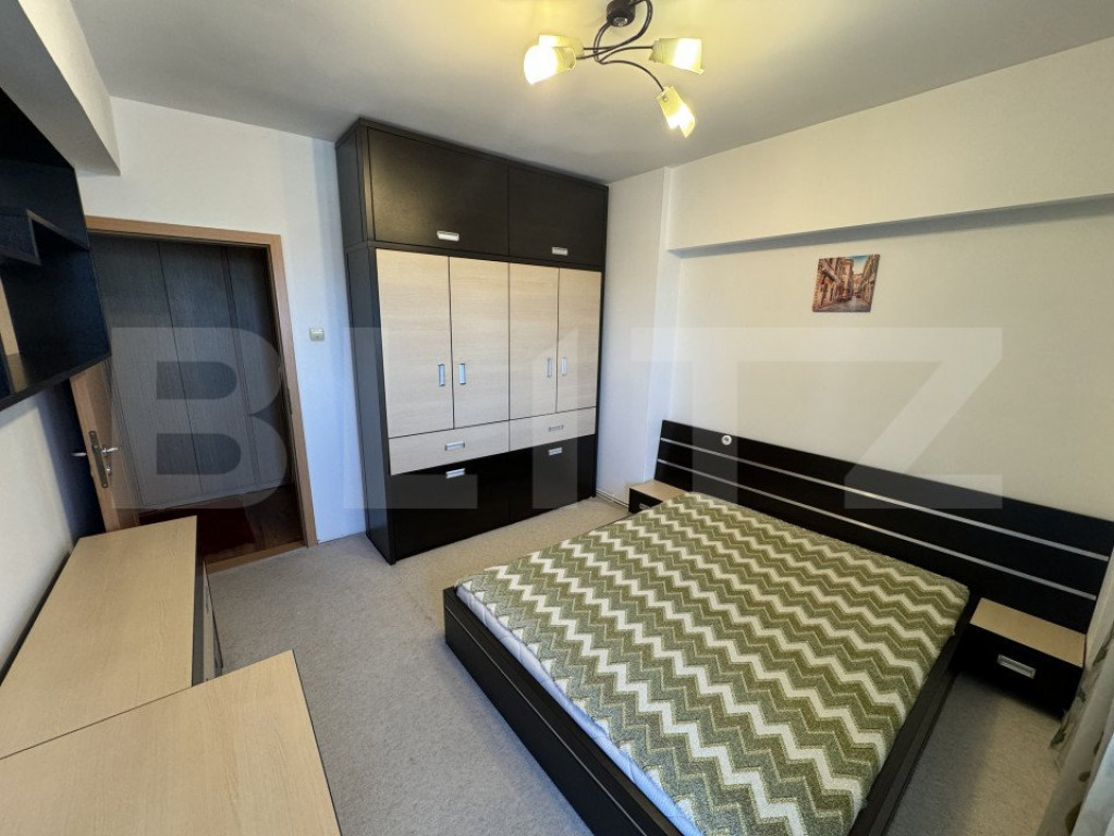 Apartament, 3 camere 80mp, zona Calea Bucuresti