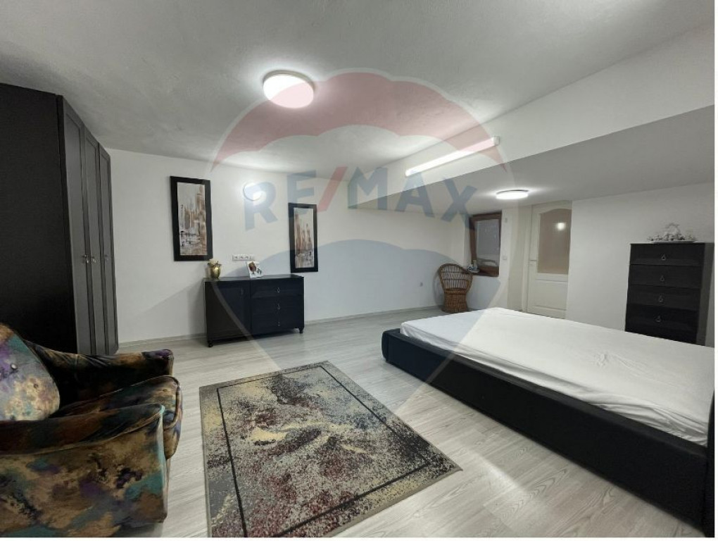 Apartament Spațios și Luminos în Zona Centrală, Prima...