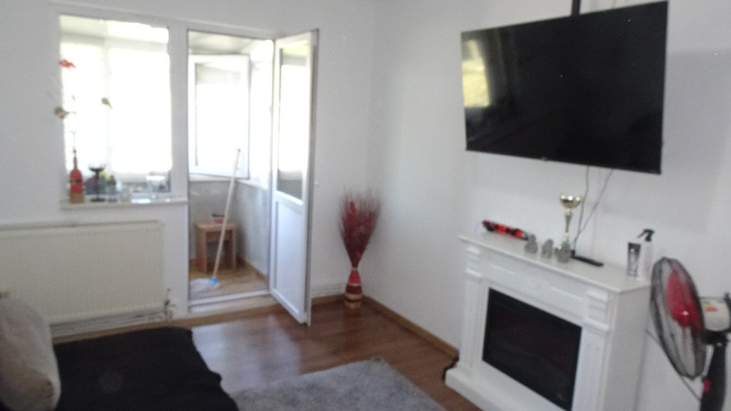 Vand apartament 2 camere in Deva