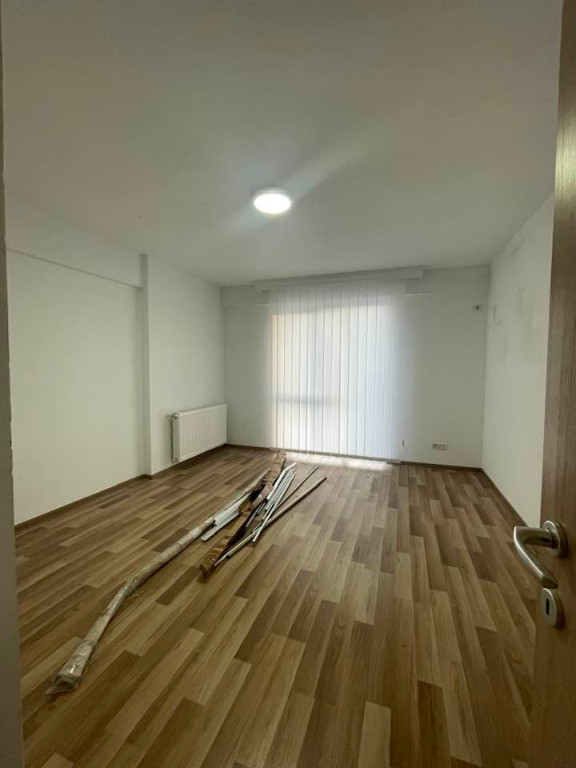 Apartament 3 camere|curte proprie|zona buna|gata de mutat