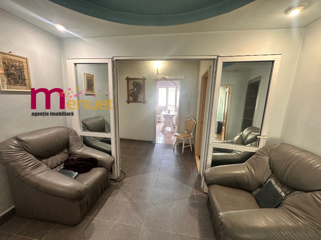 Apartament 4 camere,Ultracentral,etaj 2,105 mp