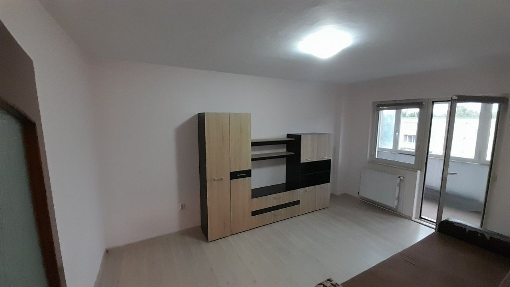 Apartament 2 camere decomandat,renovat,zona Judetean,95000 Euro