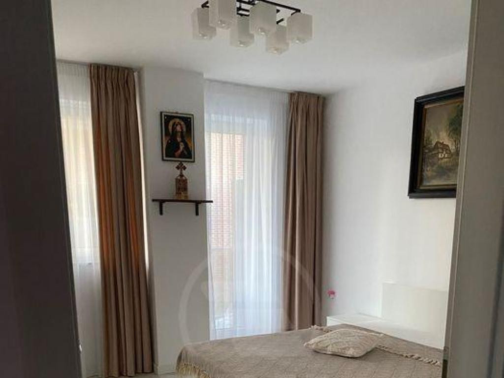 Apartament 3 camere decomandat CHINTENI