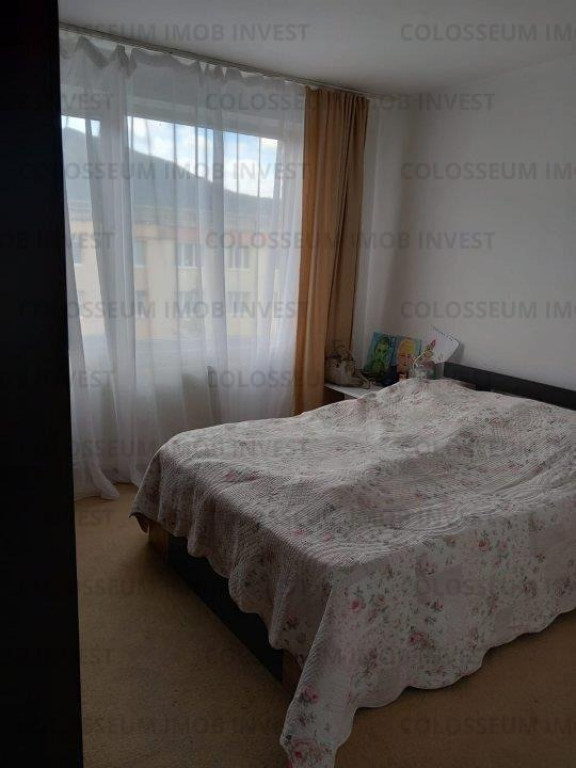 Apartament 4 camere, 2 bai - zona Noua