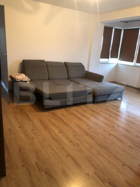 Apartament de inchiriat cu 2 camere, 80 mp, etaj intermediar